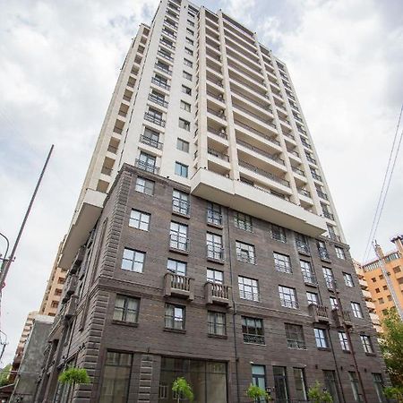 Fantastic Apartments Near Republic Square, Perfect Location, Mystreet Company 예레반 외부 사진