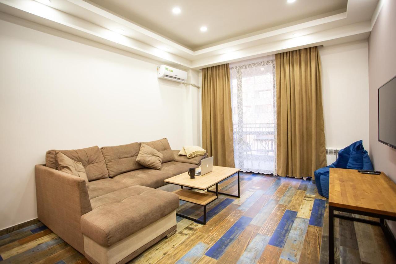 Fantastic Apartments Near Republic Square, Perfect Location, Mystreet Company 예레반 외부 사진