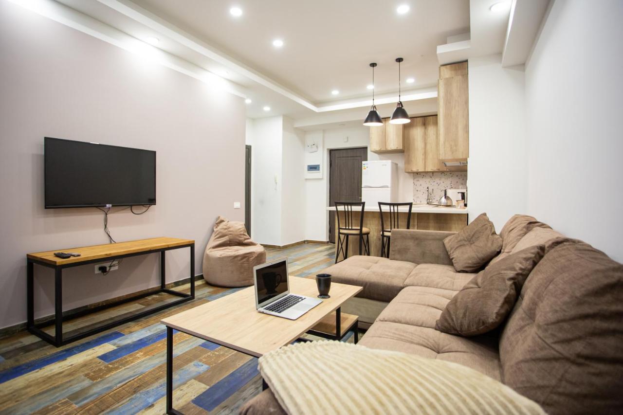 Fantastic Apartments Near Republic Square, Perfect Location, Mystreet Company 예레반 외부 사진