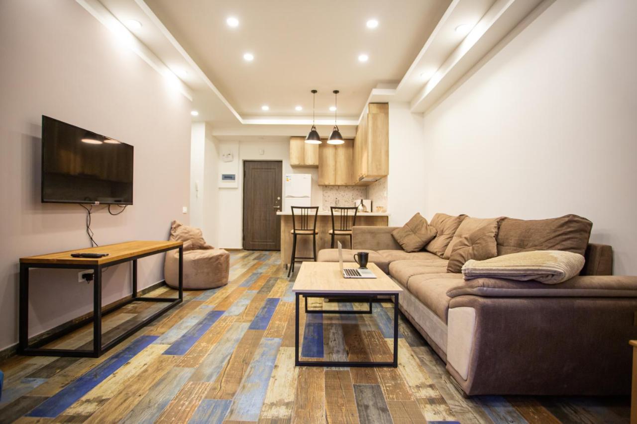 Fantastic Apartments Near Republic Square, Perfect Location, Mystreet Company 예레반 외부 사진