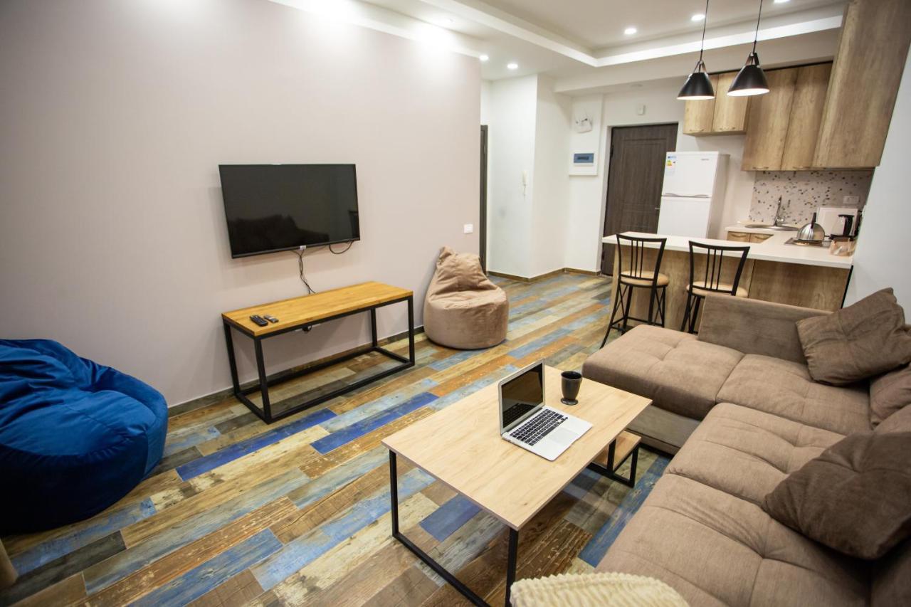 Fantastic Apartments Near Republic Square, Perfect Location, Mystreet Company 예레반 외부 사진