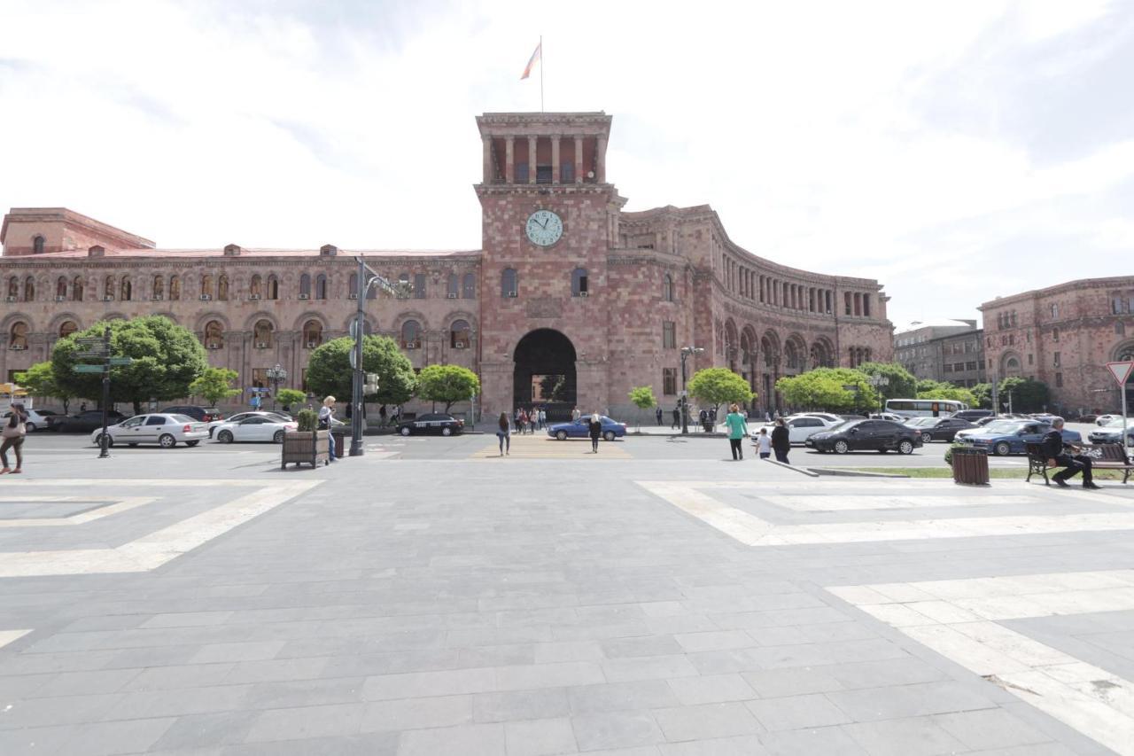 Fantastic Apartments Near Republic Square, Perfect Location, Mystreet Company 예레반 외부 사진