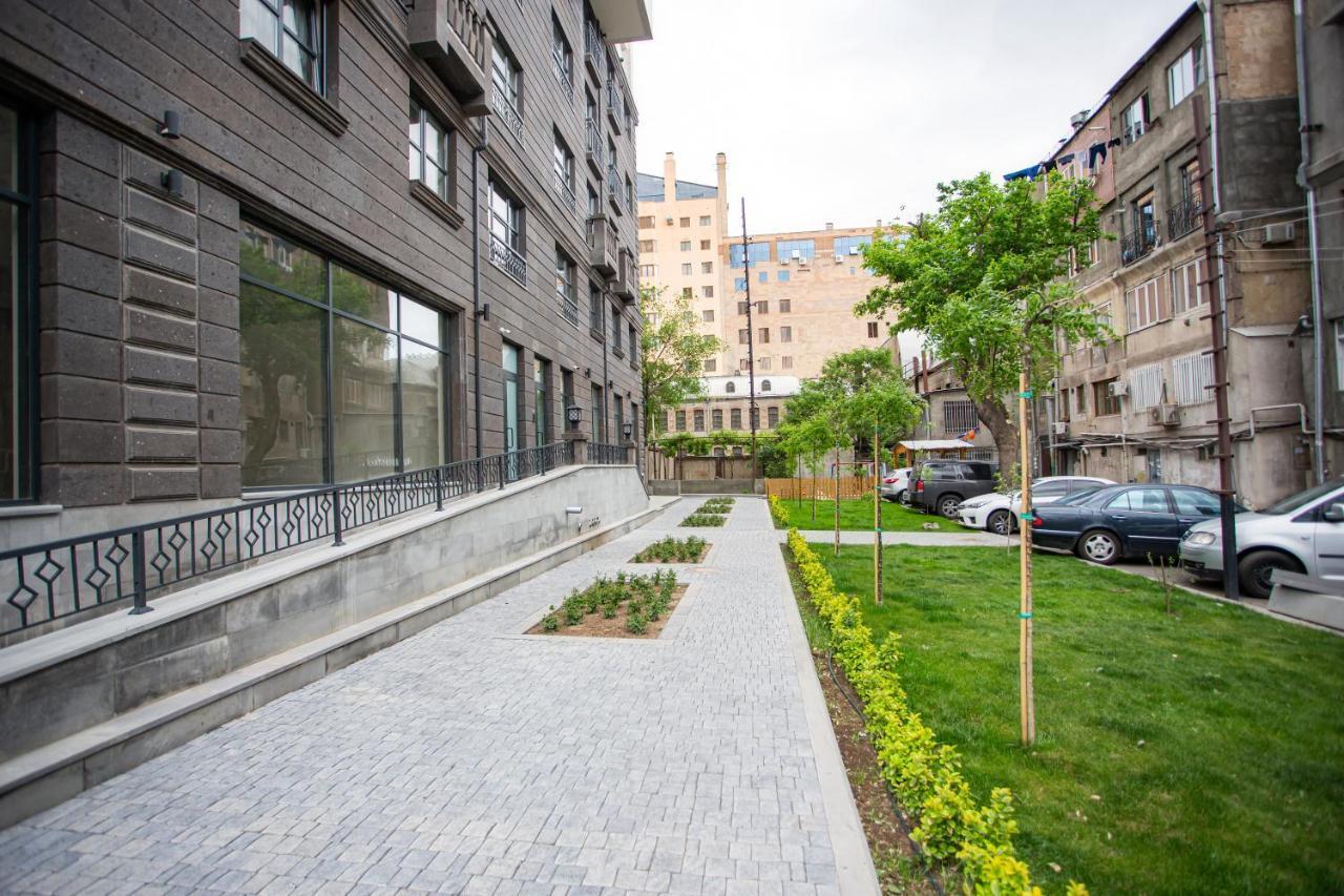 Fantastic Apartments Near Republic Square, Perfect Location, Mystreet Company 예레반 외부 사진
