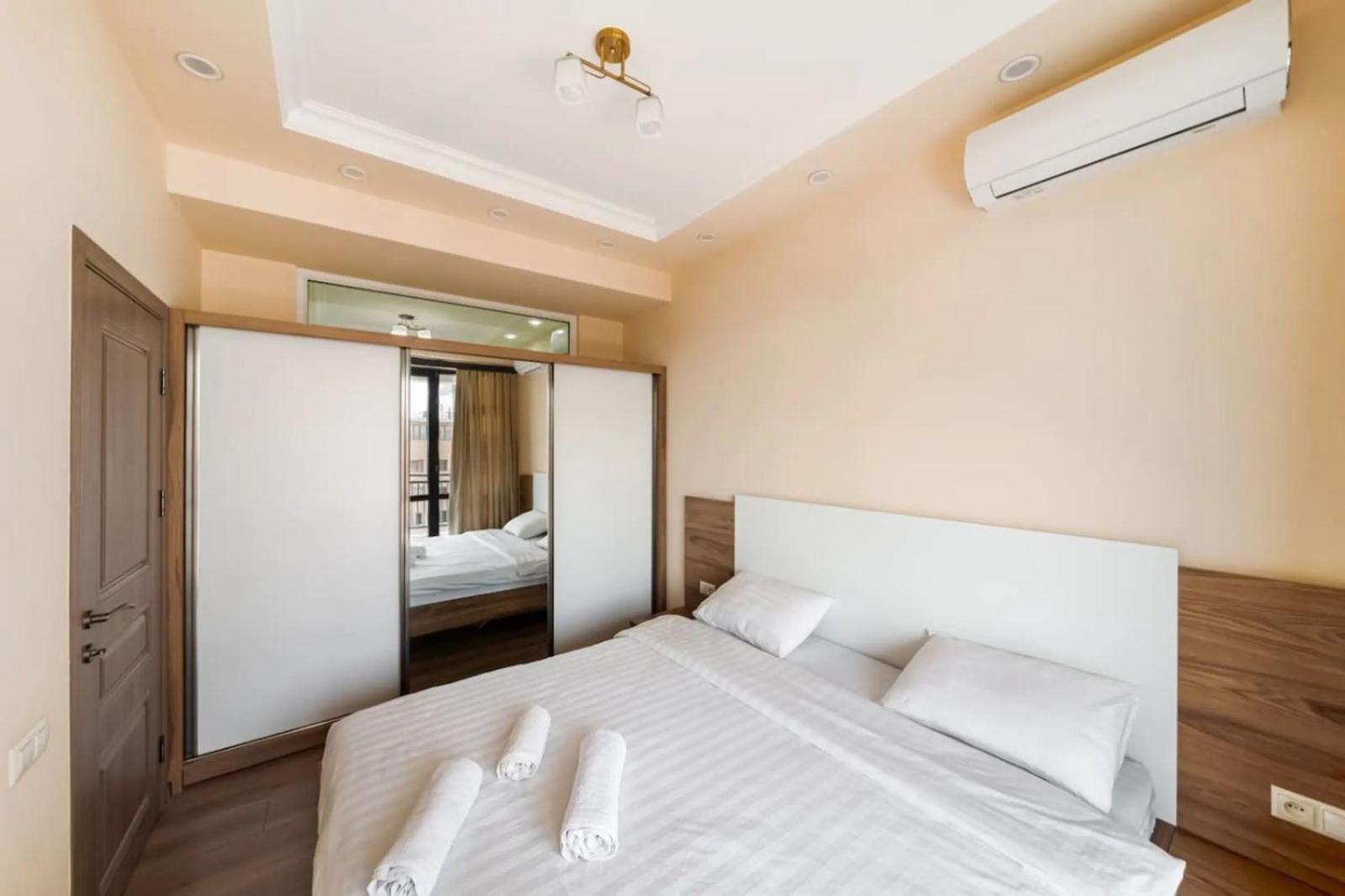 Fantastic Apartments Near Republic Square, Perfect Location, Mystreet Company 예레반 외부 사진