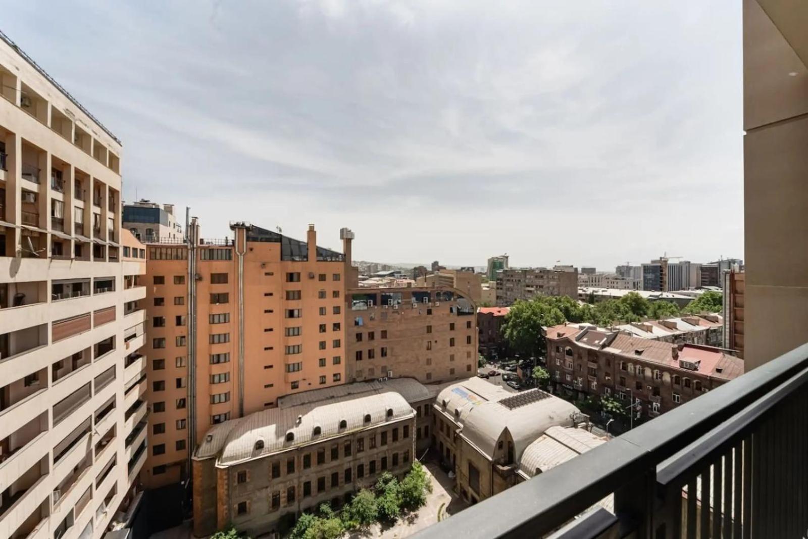 Fantastic Apartments Near Republic Square, Perfect Location, Mystreet Company 예레반 외부 사진