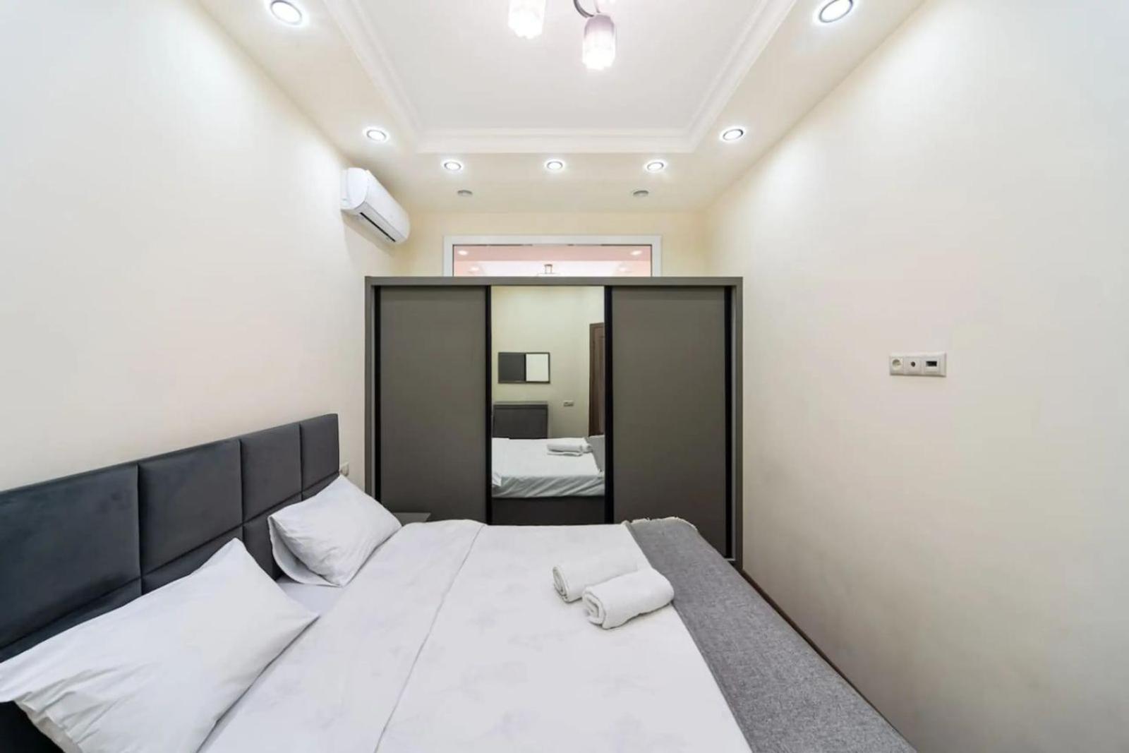 Fantastic Apartments Near Republic Square, Perfect Location, Mystreet Company 예레반 외부 사진