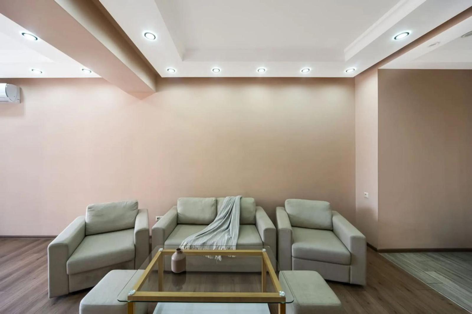 Fantastic Apartments Near Republic Square, Perfect Location, Mystreet Company 예레반 외부 사진