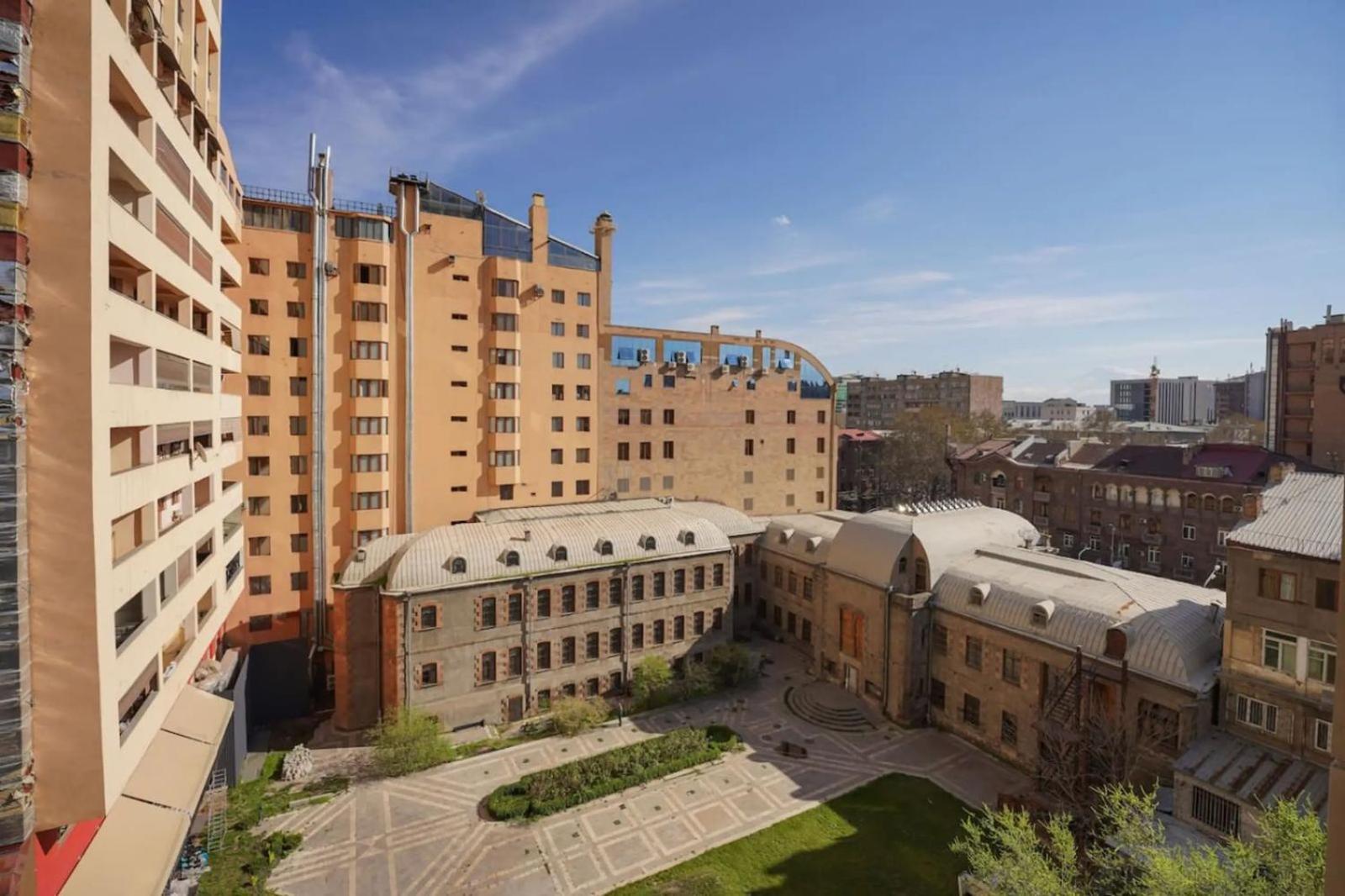 Fantastic Apartments Near Republic Square, Perfect Location, Mystreet Company 예레반 외부 사진