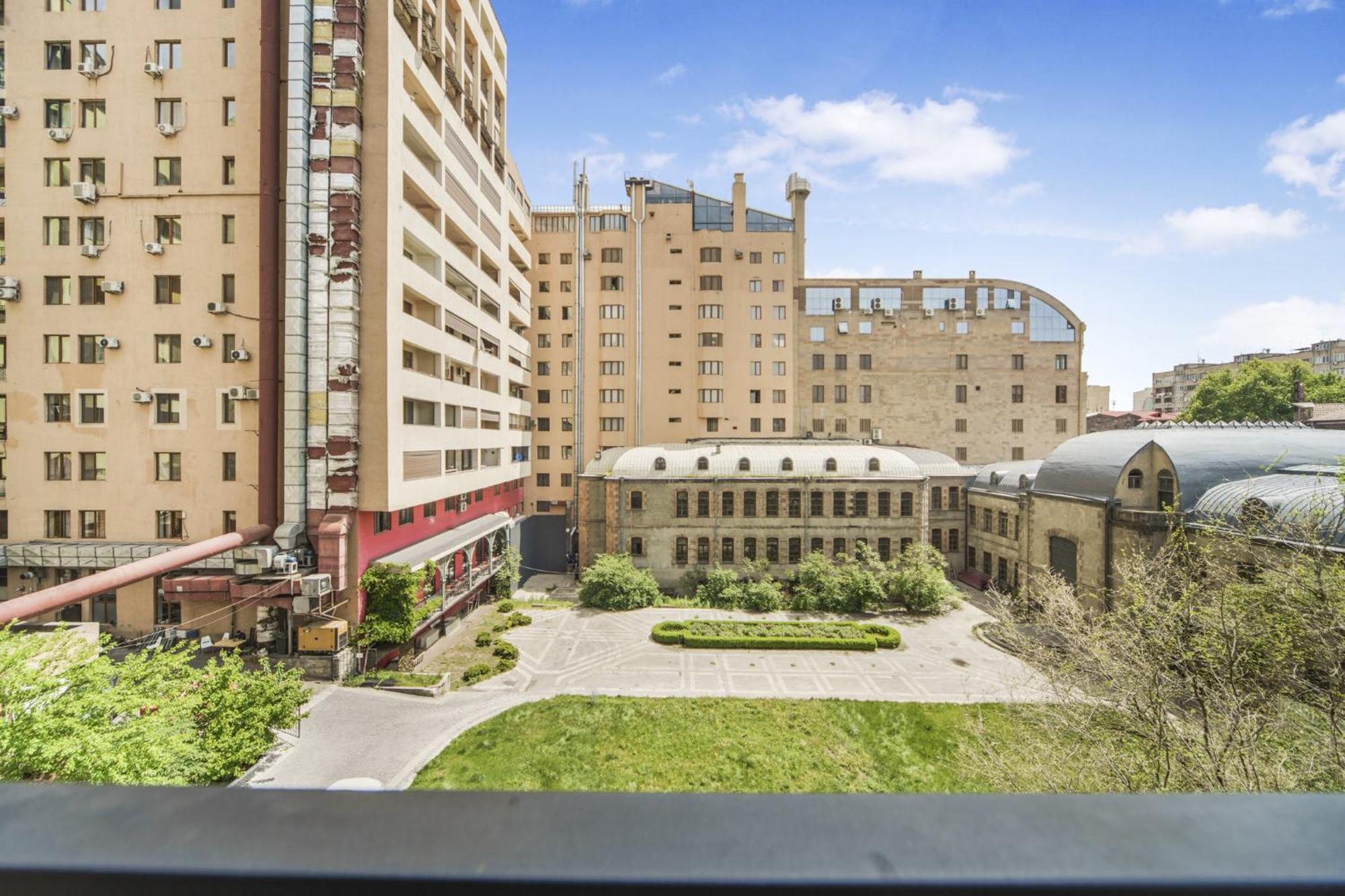 Fantastic Apartments Near Republic Square, Perfect Location, Mystreet Company 예레반 외부 사진